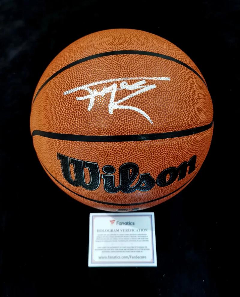 拉比奥出战的4场意甲米兰不败仅丢1球，缺阵7场仅3胜且丢8球（拉比奥在阵的4轮意甲米兰不败仅失1球，缺席7战仅取3胜并丢8球）