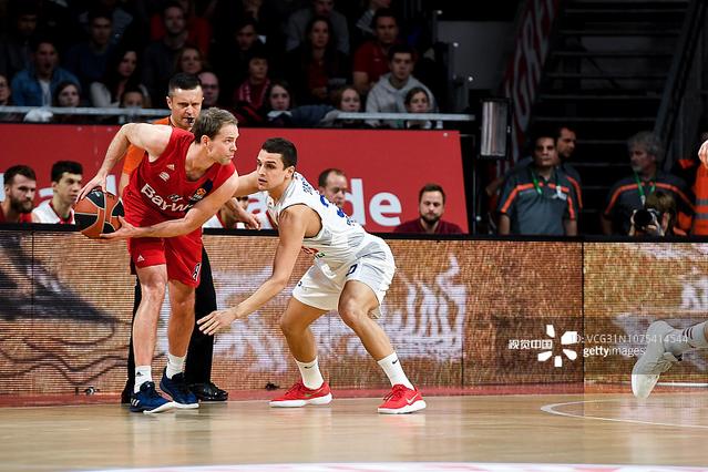 阿斯：拉菲尼亚因为肌肉不适缺战贝蒂斯，他能出战下场欧冠（阿斯：拉菲尼亚因肌肉不适无缘战贝蒂斯，预计可出战下一场欧冠）