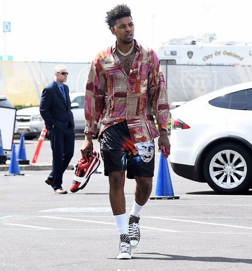 登国际舞台，泰州队“苏超”冠军奖杯亮相中国国际进口博览会（泰州队“苏超”冠军奖杯登上中国国际进口博览会舞台）