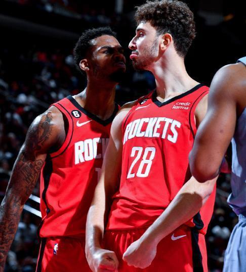 友谊赛半场：米德、斯坦韦均双响，中国女足0-5英格兰女足（友谊赛半场战报：中国女足0-5落后英格兰，米德与斯坦韦双双梅开二度）