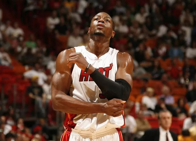 申花vs神户：米内罗、特谢拉首发，吴曦、马纳法出战（申花战神户：米内罗、特谢拉先发，吴曦与马纳法登场）