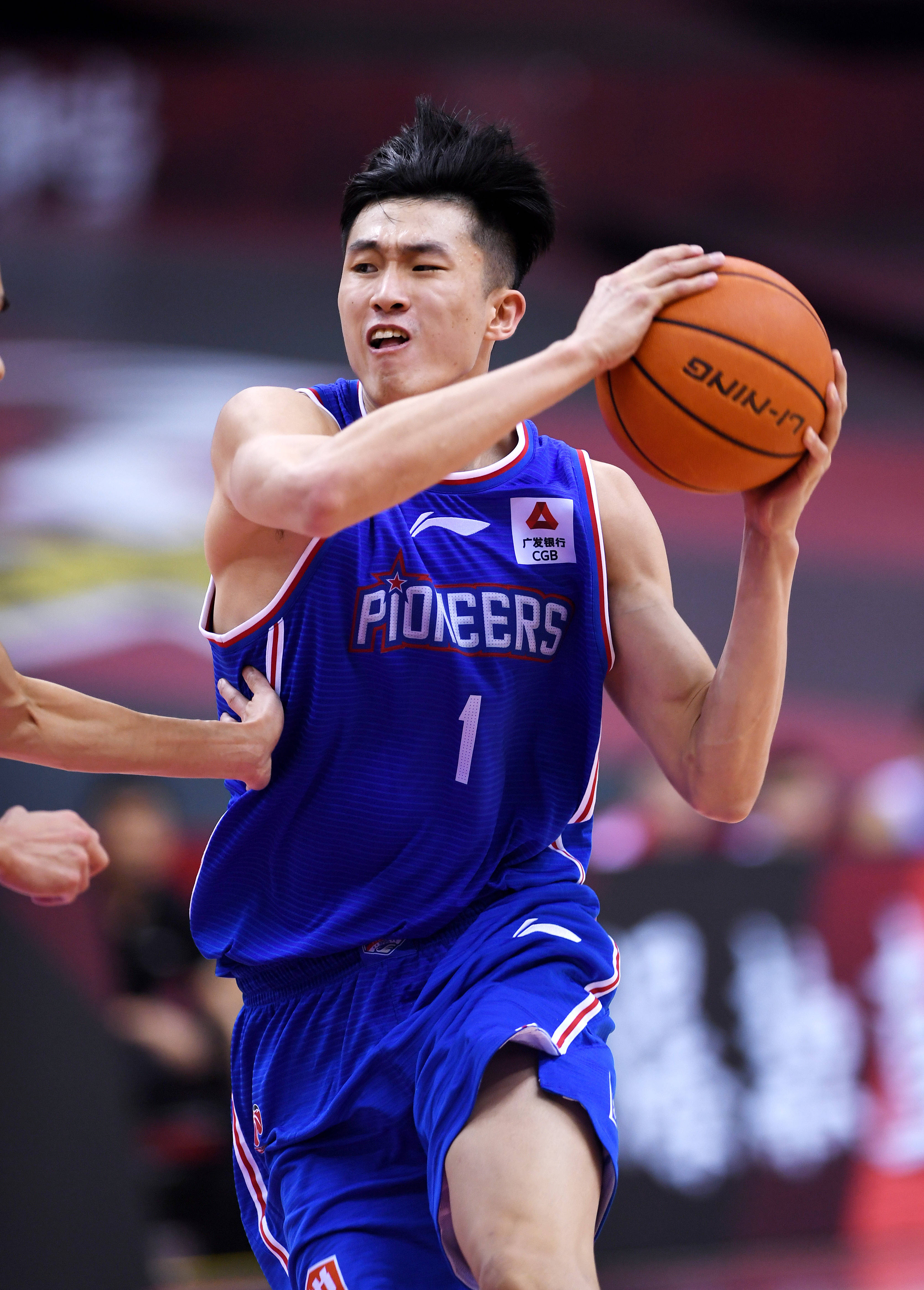 迈尼昂能否续约？阿莱格里：俱乐部正在规划米兰的未来（迈尼昂续约成疑？阿莱格里：米兰正着手规划未来）