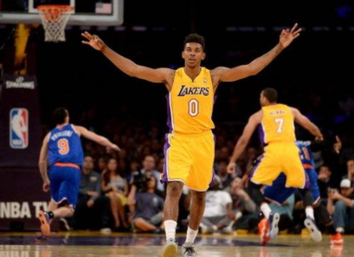 罗伯逊：萨拉赫是队史最佳之一，希望能继续与他并肩作战（罗伯逊：萨拉赫跻身队史顶尖，盼继续与其并肩作战）