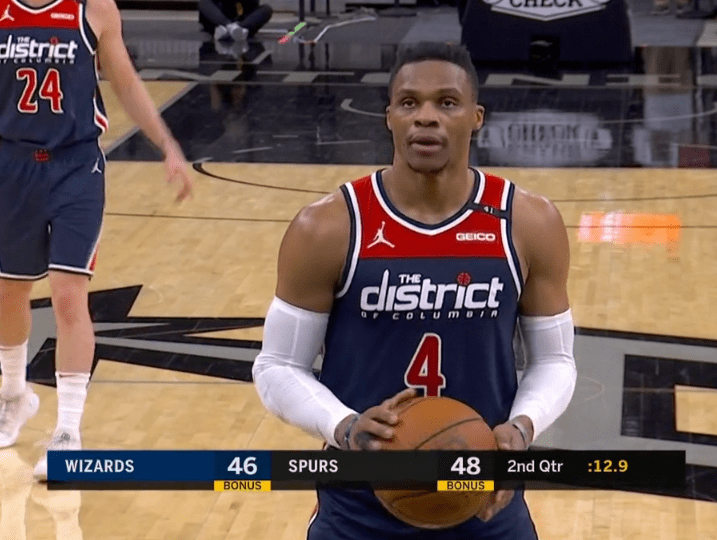 西汉姆因战绩低迷取消圣诞派对，改发礼品券（战绩低迷，西汉姆取消圣诞聚会改送礼券）