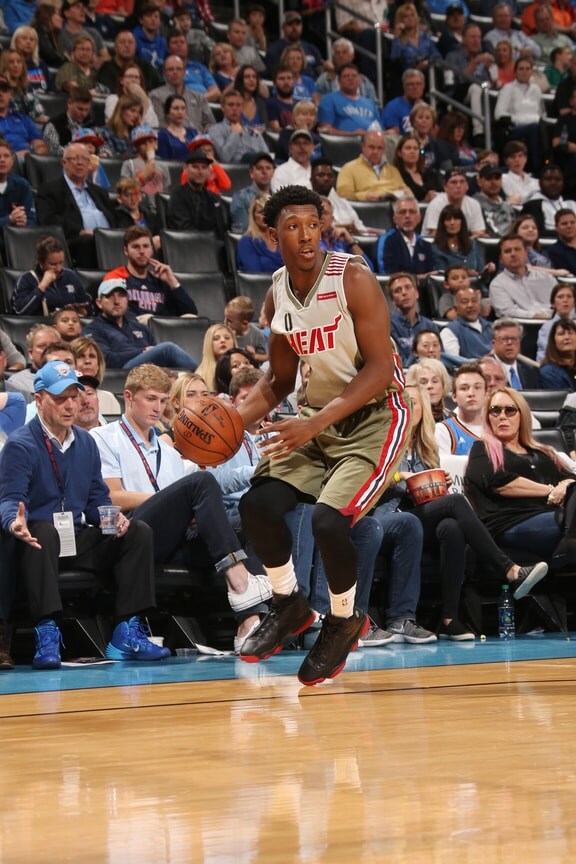 曼联拉什福德末段绝杀狼队（拉什福德终场前绝杀，曼联力克狼队）